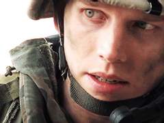 2꼭 맞는 퍼즐 조각이 다른 사람 손에 들려 있는 걸 보기 전까지는.