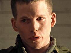 3 하다못해 마음을 숨기는 데에 능숙했다면 덜 비참했을까.