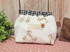 핸드메이드 곰무늬 반반 바네파우치