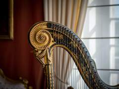 With the D note of the harp