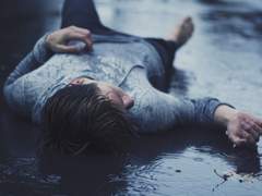 폭우가 내리던 날, 그가 눈앞에 나타났다.