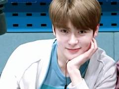 Love on the yellow floor 2