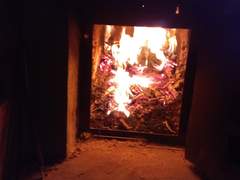 한줌도 남지 않게 다 태우고 싶다