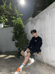 죽음이 짙은 바다는 붉다.