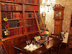 [모노톤 뮤지엄] 흰 거품의 백일몽 축제