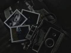 우리의 사진첩을 보느라 오늘 밤도 지새웠어