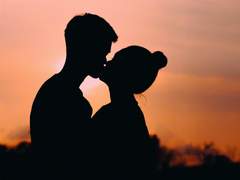 사랑한다고 하니 심문을 당했다