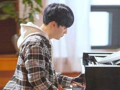 피아노 치는 고등학생의 탄생에 대하여.