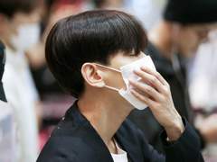 안 그래? 백현이는 네 거니까