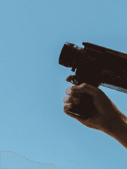 최감독 vs 김배우