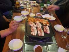 2022. 11. 18. 회사 회식날~ 있을 때 잘 하자, 후회하지 말고~ 한산 리덕스 영화표를 내일자로 예매했다.