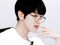 하이틴 너드남 변백현