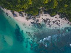 퇴적물을 걷어내니 그 시절의 층이 보인다