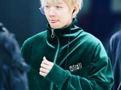 [변백현] 이제 나도 비정상이 되어 가는 느낌적 느낌..🤷🏻‍♀️🤷🏻‍♀️﻿