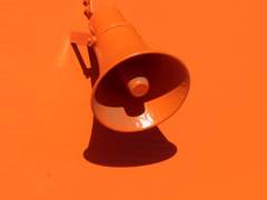 바람이 부는 방향은 항상 동쪽으로!