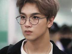 [NCT] 이 남자에게 안경이 벗겨지는 클리셰 발동?