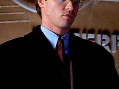 [아이스맨×매버릭] 매버릭이 죽은 걸 받아들이지 못하고 되살리는 아이스