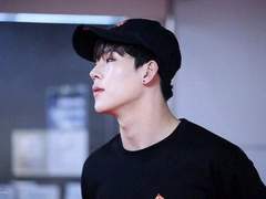 유사투표 - 싸우다 홧김에 화나서 반지 빼다가 쓰레기통에 버렸는데 반응