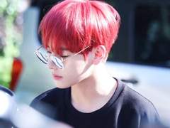 중딩 때 찌질이였던 애가 체리 머리로 나타났다 3