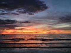 고작 이딴 일로 세상이 무너지지는 않을테니까 下