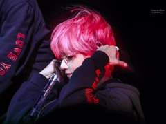 중딩 때 찌질이였던 애가 체리 머리로 나타났다 5