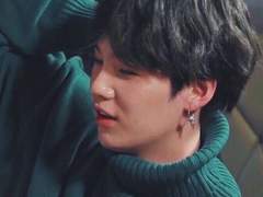 쩔쩔 매는 연하 민윤기