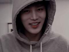 "넌 왜 나 만나?"