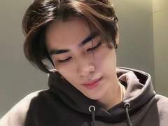 영상 찍어서 보여주는 내 남친 볼래?