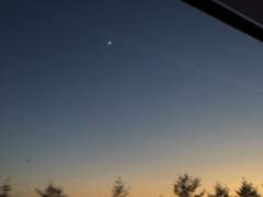 손톱 달이 뜬 저녁