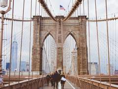 브루클린 브릿지 위의 연인들