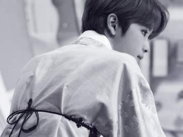 여인의 몸으로 왕이 되다 9