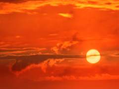 모두를 비추는 태양은