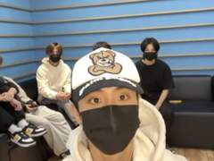 [23.01.02 happy new year stay 🐰🖤]