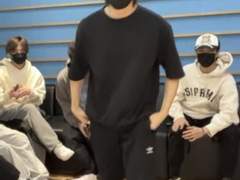 [23.01.02 happy new year stay 🐰🖤]