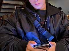 Love me, right: 나를 사랑해줘, 당장