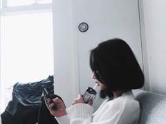 욕조에서는 무럭무럭 김이 피어 올랐다