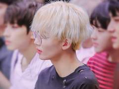 어서와, 홍일점은 처음이지?