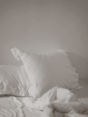 침대에서 일어나는 방법