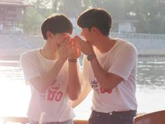 브금은 크리스티와 홈즈, 혹은 괴담이었다.