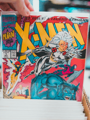 뻔한 초능력 영화에 뻔한 로맨스 섞어보기