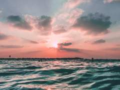 인간성마저 죄 무너져내리고