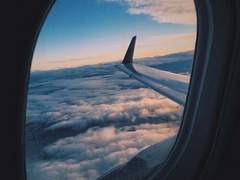 묵직한 중력이 몸을 누른다