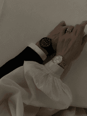 𝐂𝐡𝐚𝐫𝐥𝐨𝐭𝐭𝐞.