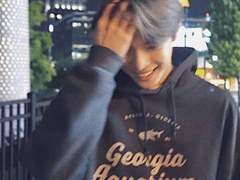 이 남자들에게 장난을 치면