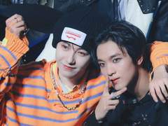 검은 토끼는 하얀 늑대랑 행복했으면 좋겠습니다