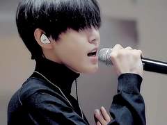 노래방에서 실수로 그의 노래를 취소했다.