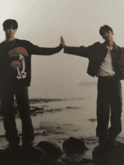 잿빛에서 춤을 춘다