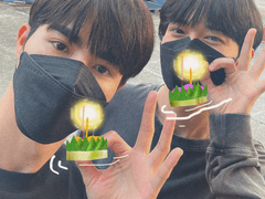 같이 안있는 척해봤자… 다 들킬..