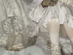 이상을 좇는다, …현실에 안주한다?