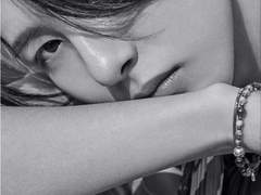 빗속에서 하염없이 기다리고 있으면